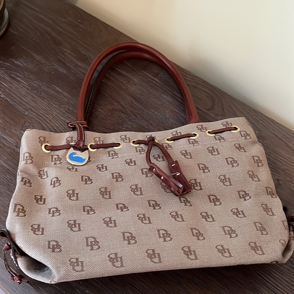 DOONEY & BOURKE Signature Tote - Picture 3 of 9